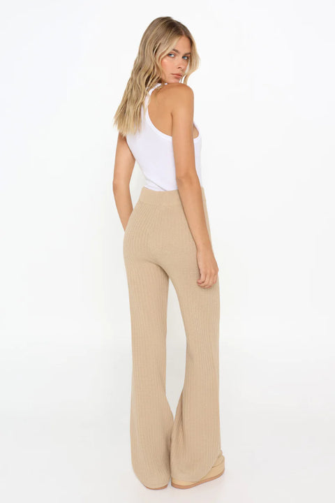 Mia Pant