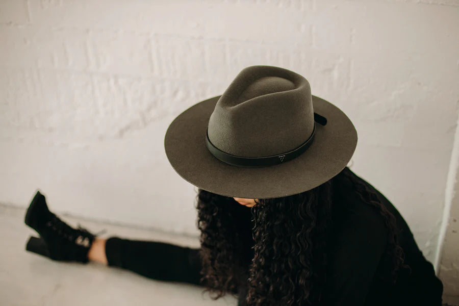 Sloane | Classic Rancher | Dark Olive